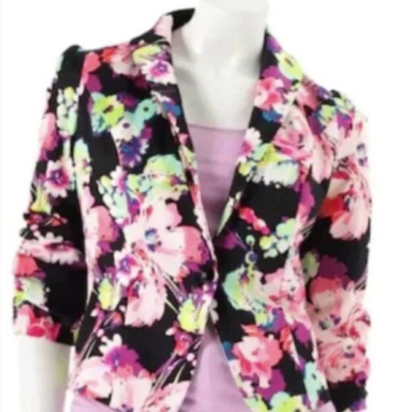 Candie's Jackets & Blazers - Candie’s Camera Ready Style Cropped Vibrant Floral Jacket Size Medium NEW NWT